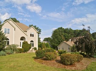 34 Briarbrooke Ln, Cranston, RI 02921