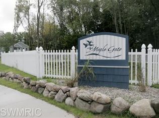 713 Maple St, South Haven, MI 49090