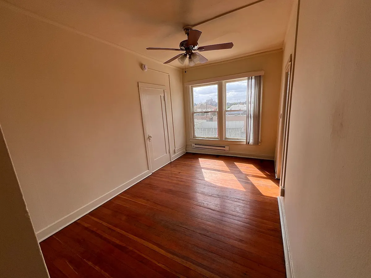 Building Photo - 2532 DALY STREET