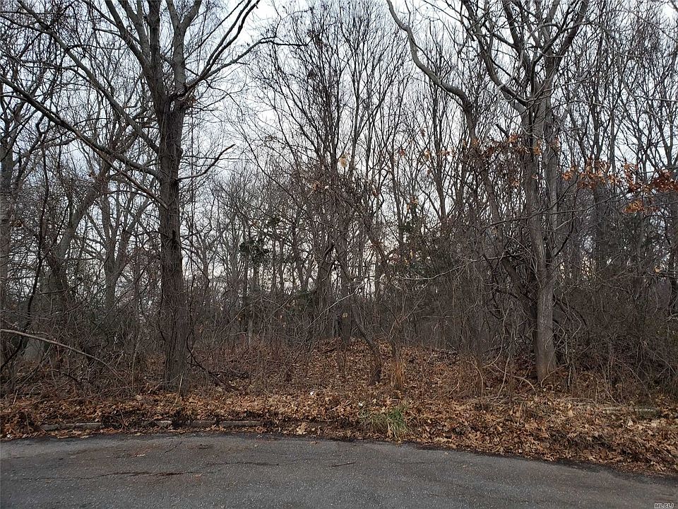 1st image of 11 Enchanted Woods Ct
