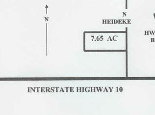 2902 N Heideke St, Seguin, TX 78155