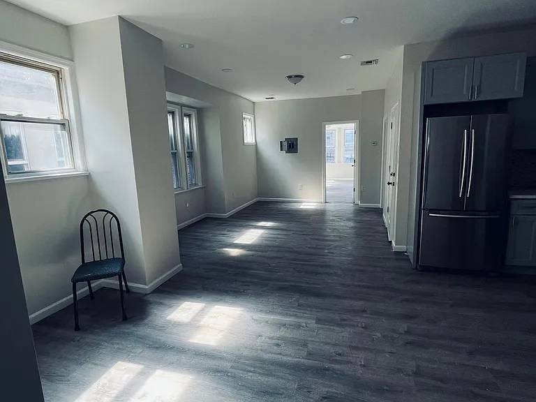 182 Bergen Ave #1 — Photo 16