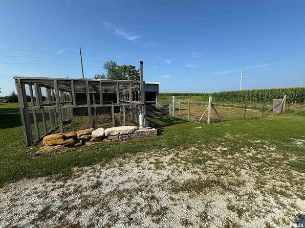 2235 E Us Highway 136 Hwy, Table Grove, IL 61482