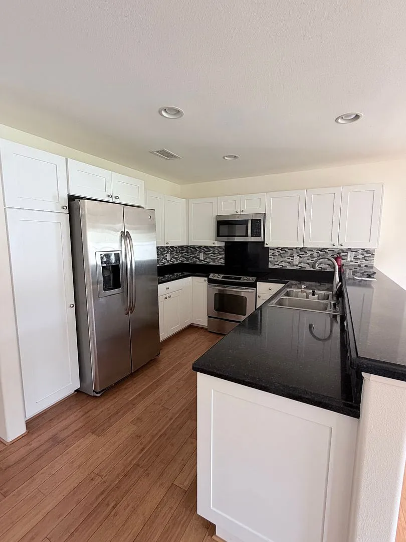 3 bed 2.5 bath with garage in Hoakalei at Ka Makana — Photo 3