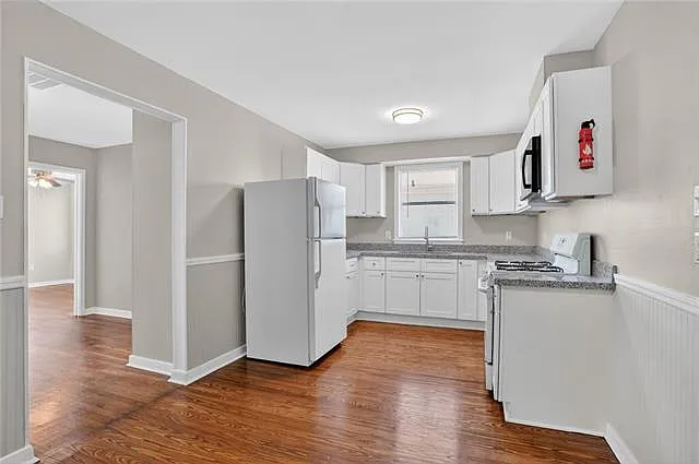 801 Live Oak St #B — Photo 6