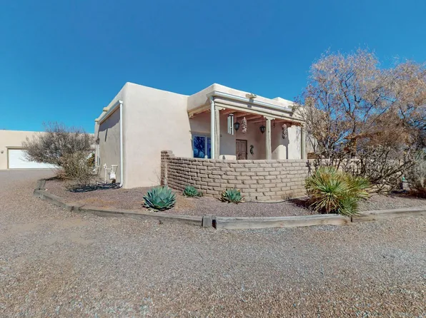 105 Calle Blanca, Corrales, NM 87048