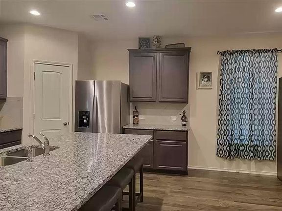 2nd image of 5050 Segovia Way
