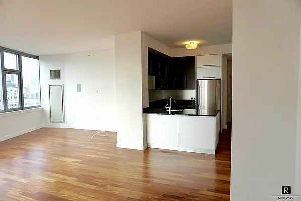 Rented by R New York | media 10
