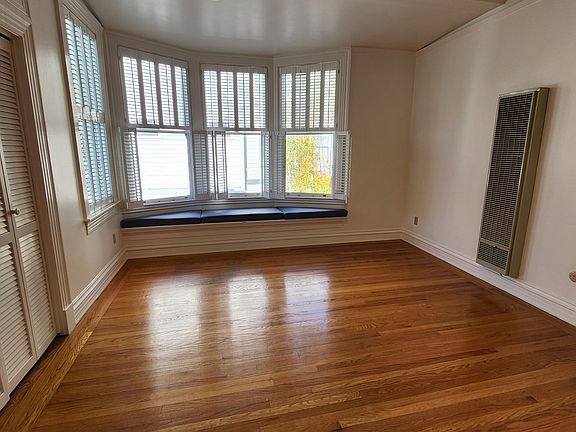 4th image of 2694 Sacramento St #5