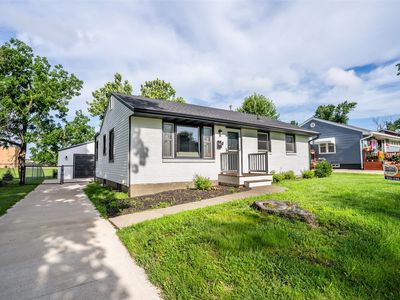 832 19th St, West Des Moines, IA, 50265