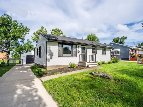 832 19th St, West Des Moines, IA 50265