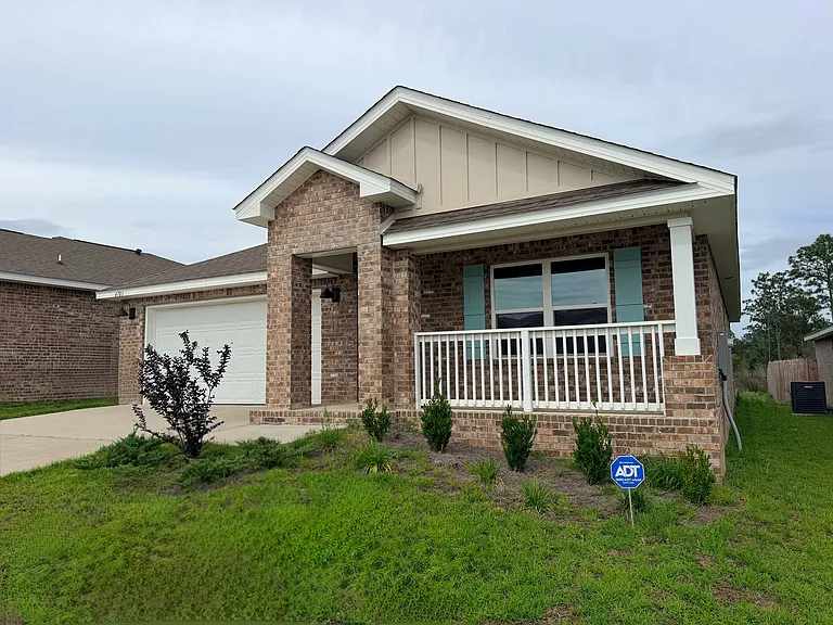4703 Airmen Dr — Photo 1