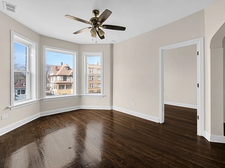 7011 S Prairie Ave #2 — Photo 3