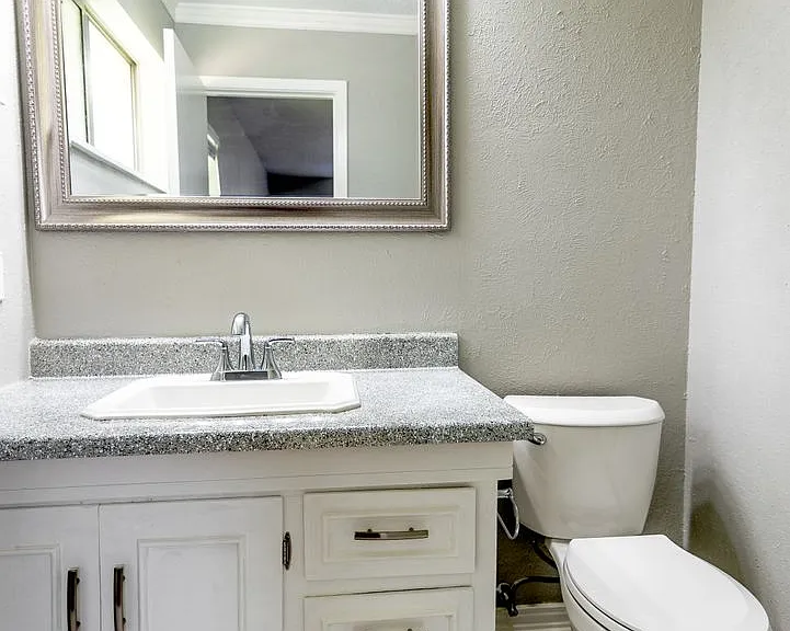 1825 Courtney Dr — Photo 11