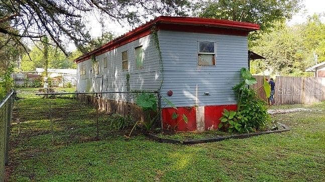 1st image of 19403 Wildwood Dr