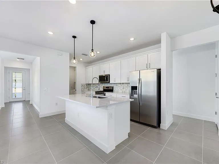 19226 Hinkley Dr — Photo 10