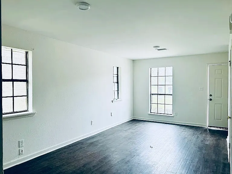 115 Louisiana Ave #D — Photo 2