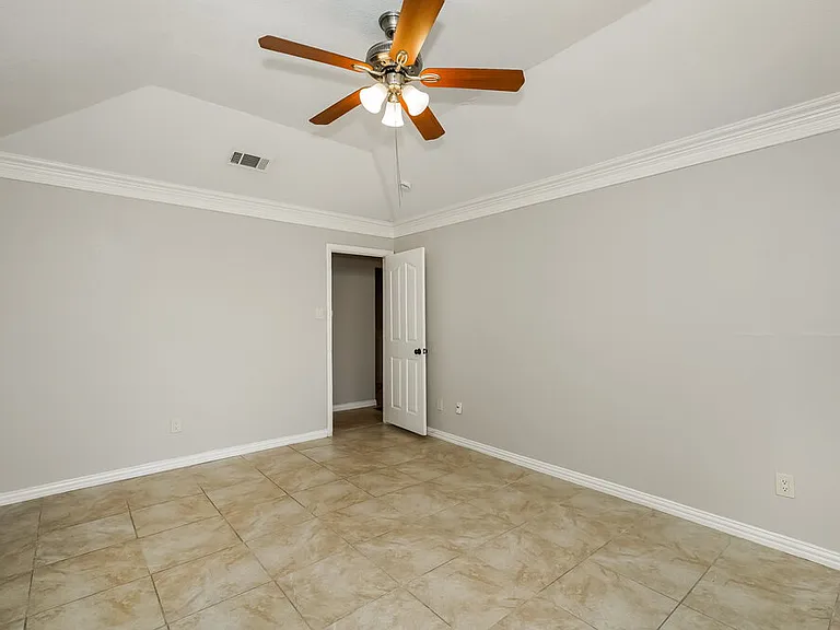 3400 Meadowmoor St — Photo 11