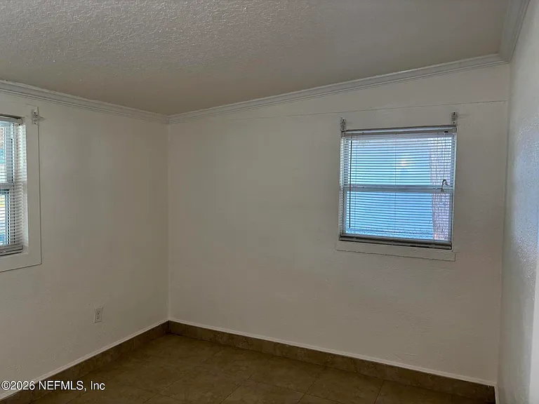 1824 Brookview Dr S — Photo 11