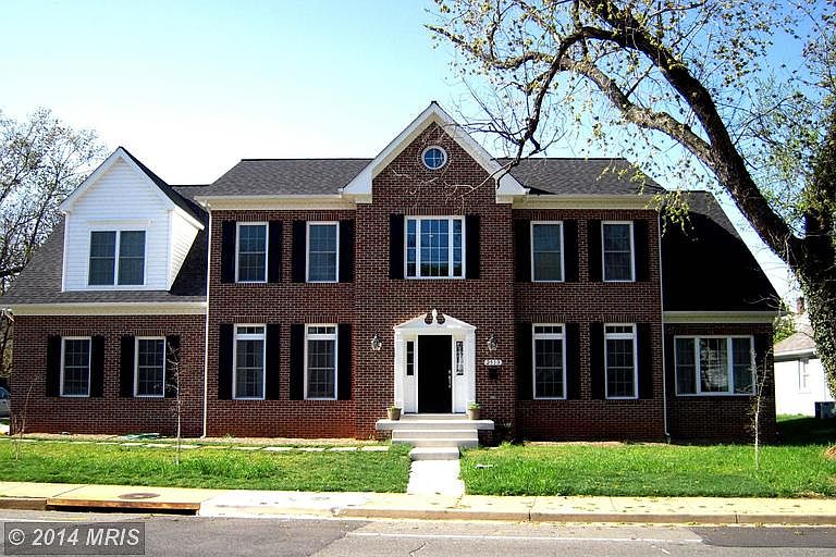 2nd image of 2513 2nd St S