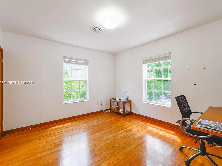 3031 SW 2nd Ave — Photo 24