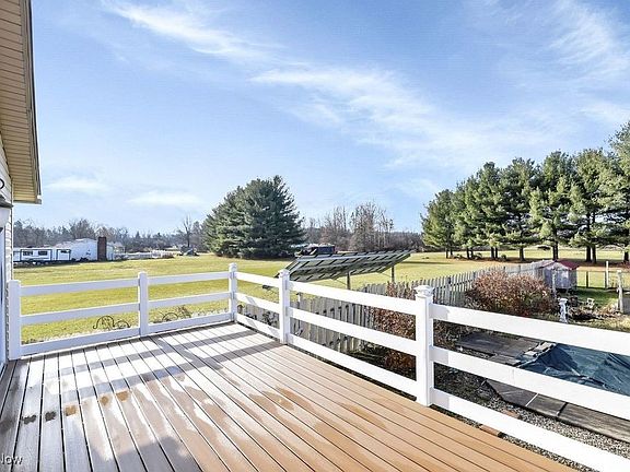 5th image of 13830 Baumhart Rd