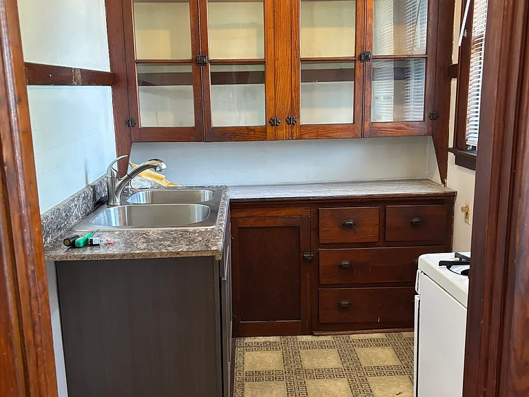 74 Roosevelt Ave — Photo 11