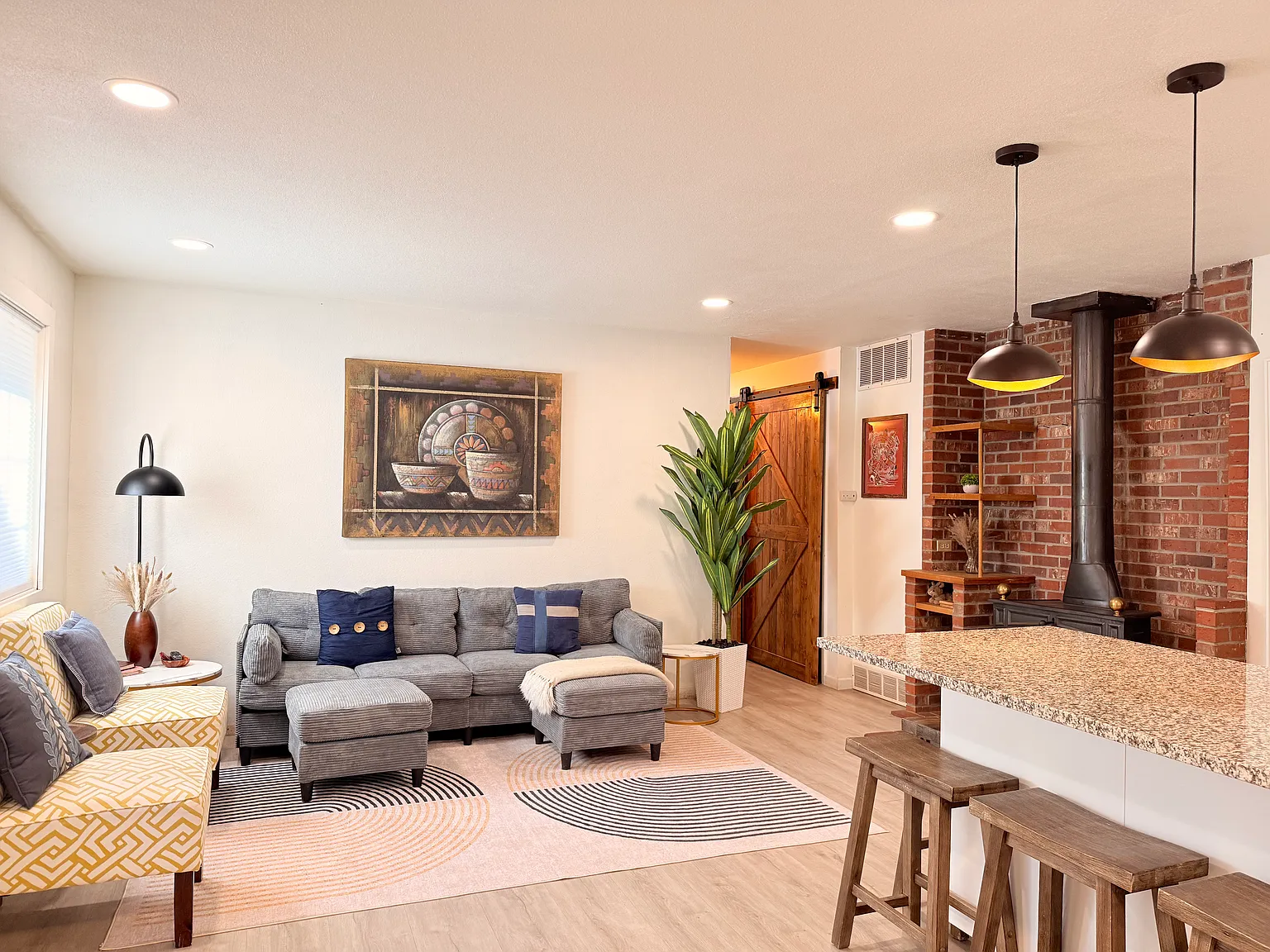 1435 Marion St — Photo 1