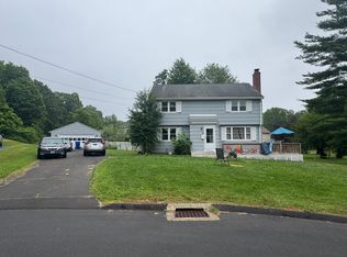 4 Trinity Cir, Bloomfield, CT 06002