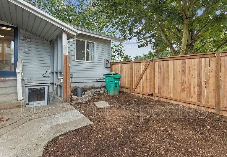 927 N Watts St #UNITA — Photo 22