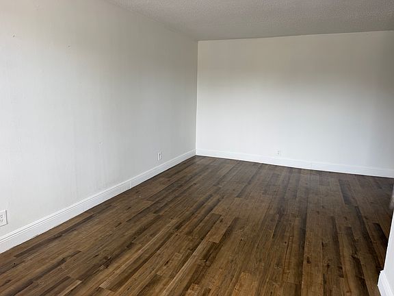 4th image of 5741 SW 36th Ct