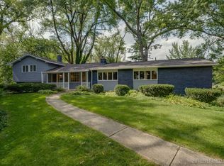 11 Golden Larch Ct, Naperville, IL 60540