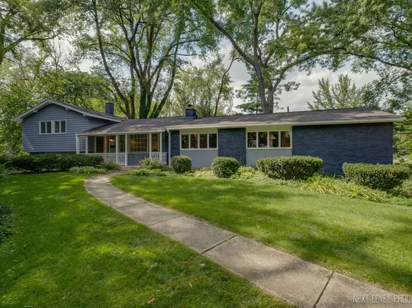 11 Golden Larch Ct, Naperville, IL 60540
