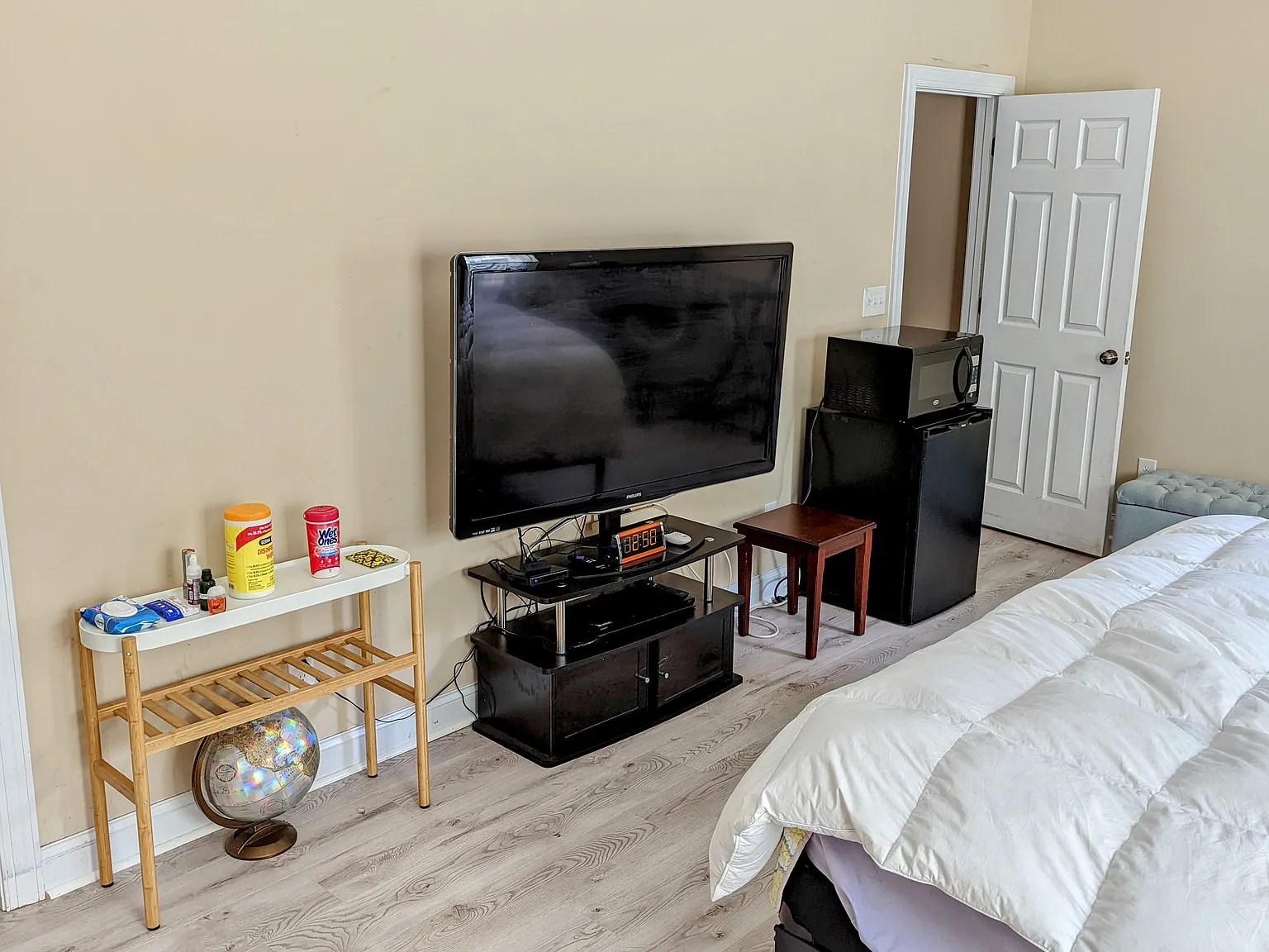 5 bed, 3.5 bath, 3605 sqft, $1,150 — Photo 4