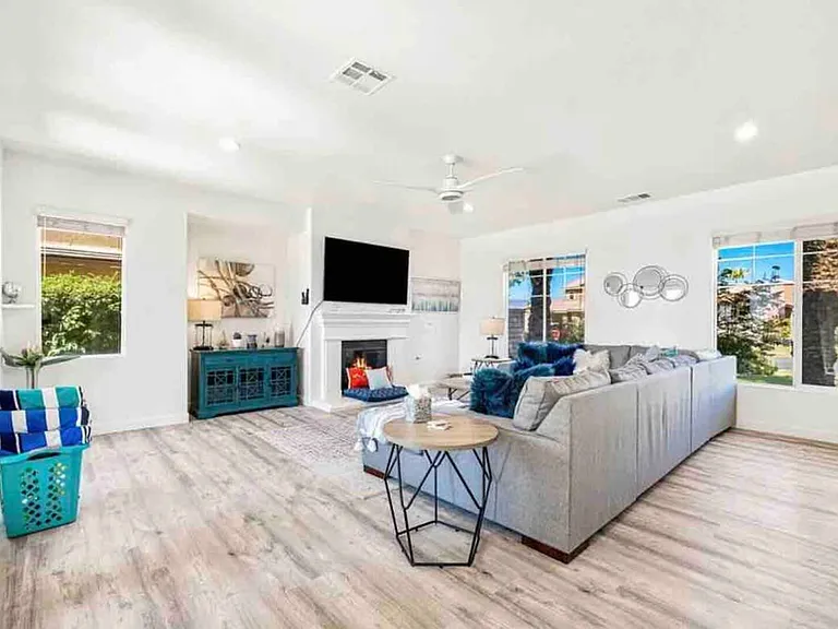 Del Lago Ct — Photo 61