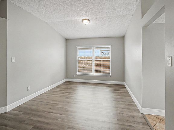 4th image of 11220 Huxley Ave
