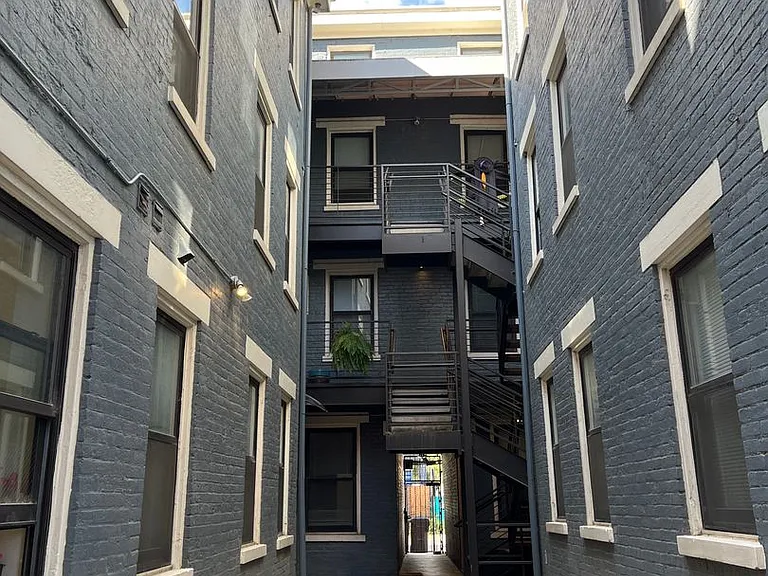 1404-06 Walnut — Photo 13