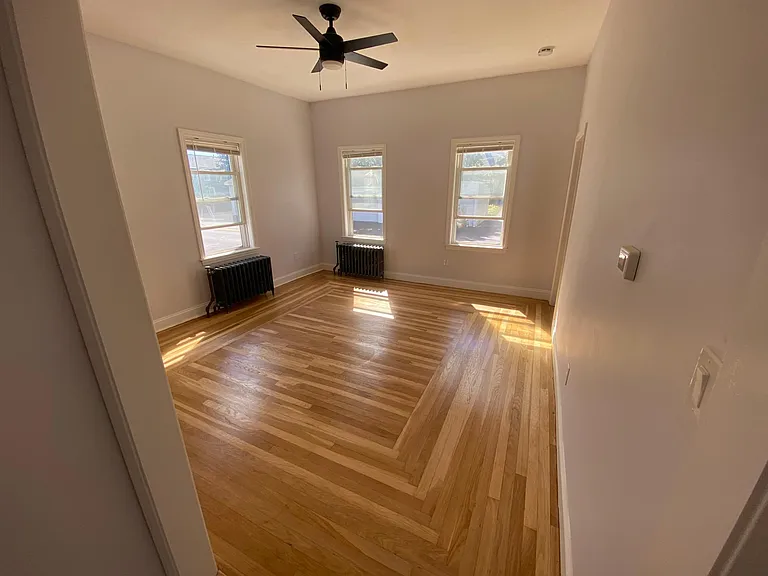 421 Washington St #1 — Photo 4