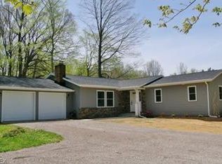 5230 Beechcrest Dr, Ashtabula, OH 44004
