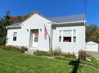 8 Pilgrim Rd, Caribou, ME 04736