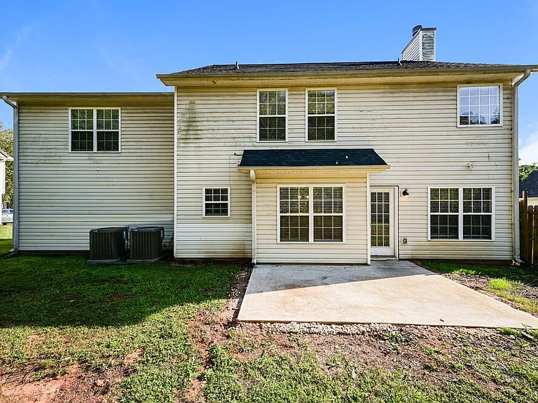 145 Trelawney Ln — Photo 17
