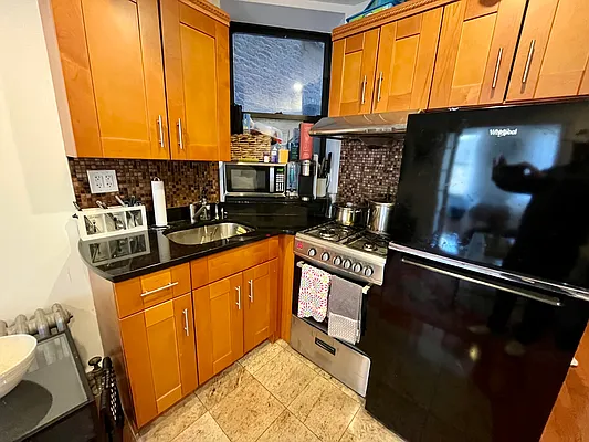 Rented by J Misrahi Realty Corp | media 5