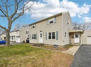 316 Coolidge Rd, Rochester, NY 14622