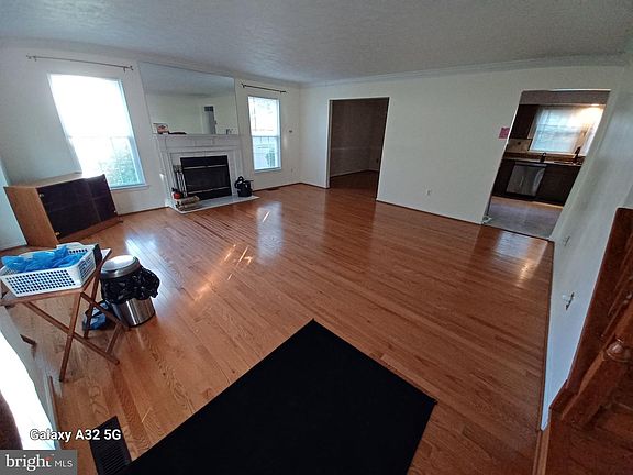 3rd image of 7852 Crossbay Dr