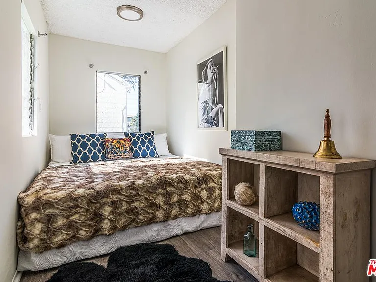 2750 Alsace Ave #1/2 — Photo 3