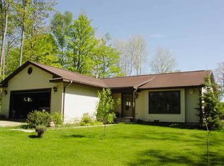 6760 Smith Lake Dr, Manistique, MI 49854