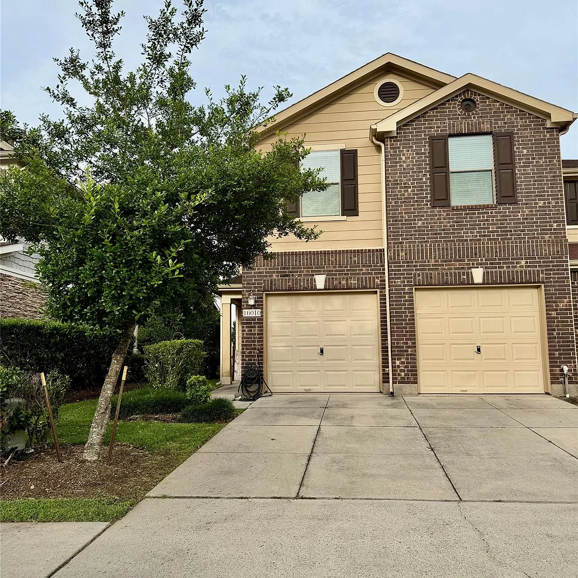 3 bed, 2.5 bath, 1932 sqft, $2,150 — Photo 2