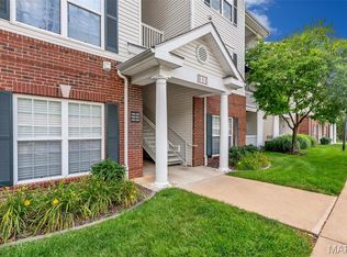 33 Kassebaum Ln APT 300, Saint Louis, MO 63129