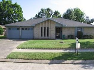 641 Ridgewood Dr, Port Neches, TX 77651