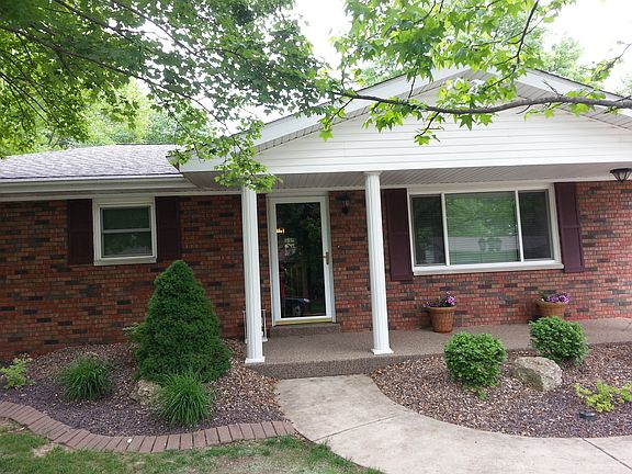 2nd image of 5 Burr Oak Dr
